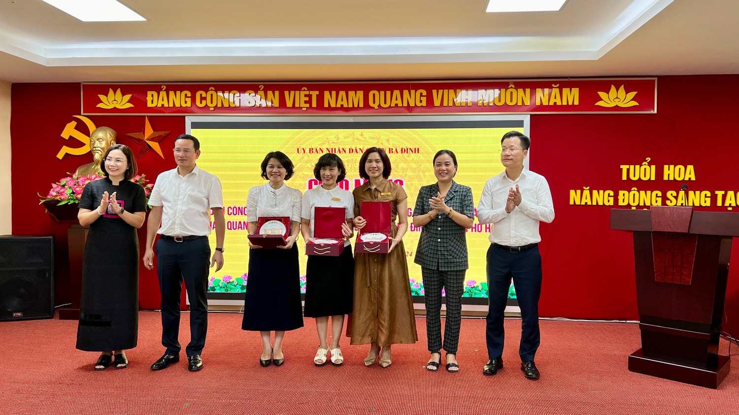 Quận Hồng Bàng, Hải Phòng đến tham quan cơ sở vật chất tại trường học trên địa bàn quận Ba Đình, Hà Nội -0