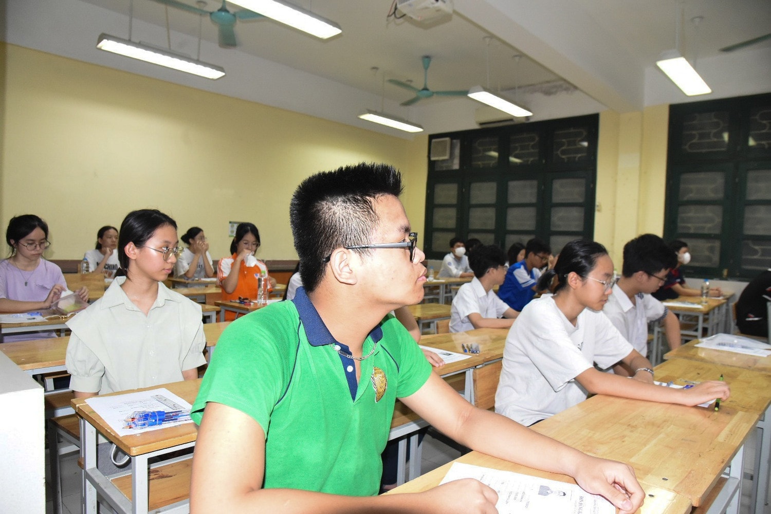 Hơn 4000 thí sinh bước vào thi tuyển lớp 10 Trường Nguyễn Tất Thành -0
