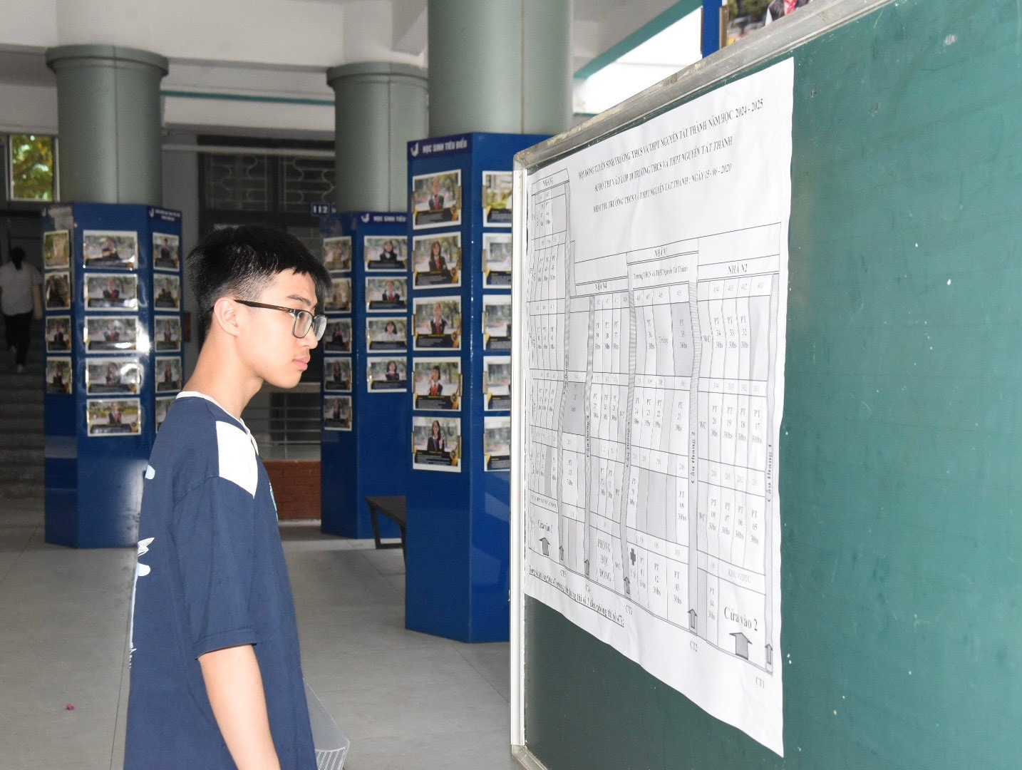Hơn 4000 thí sinh bước vào thi tuyển lớp 10 Trường Nguyễn Tất Thành -0