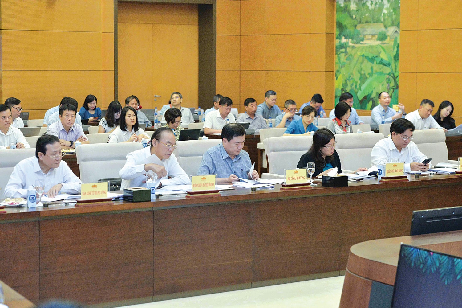 Các đại biểu tham dự cuộc làm việc Ảnh: Hồ Long