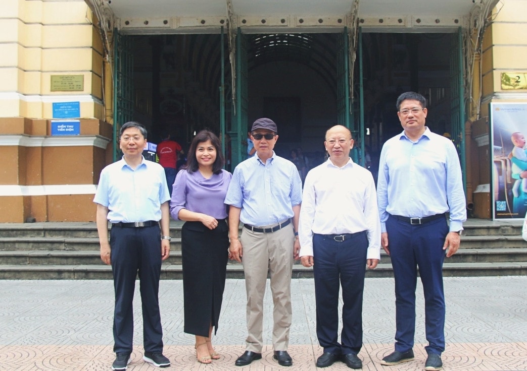 Đoàn đại biểu Ủy ban Đối ngoại của Nhân đại toàn quốc Trung Quốc tham quan Bưu điện TP. Hồ Chí Minh Đoàn đại biểu Ủy ban Đối ngoại của Nhân đại toàn quốc Trung Quốc tham quan các di tích lịch sử tại TP. Hồ Chí Minh -0