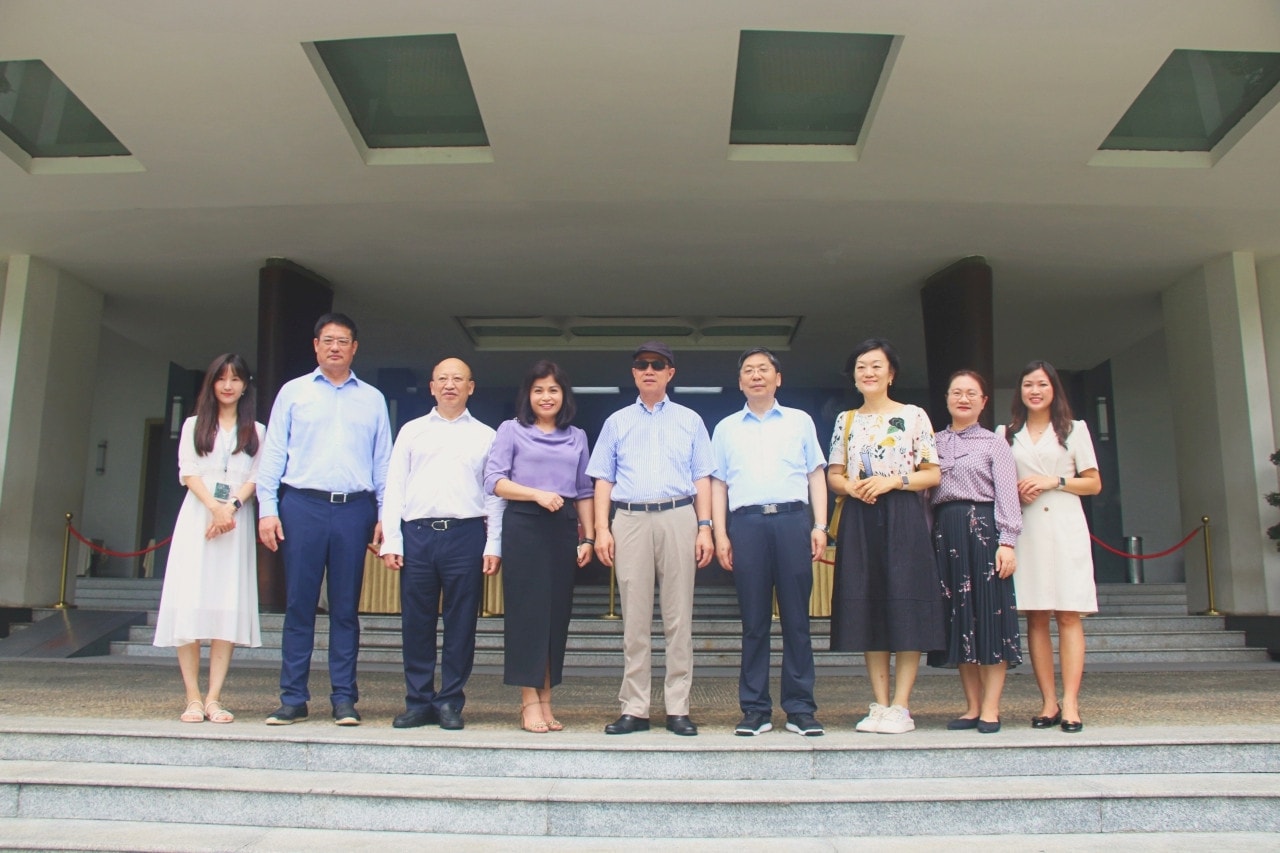 Đoàn đại biểu Ủy ban Đối ngoại của Nhân đại toàn quốc Trung Quốc tham quan Dinh Độc Lập Đoàn đại biểu Ủy ban Đối ngoại của Nhân đại toàn quốc Trung Quốc tham quan các di tích lịch sử tại TP. Hồ Chí Minh -0