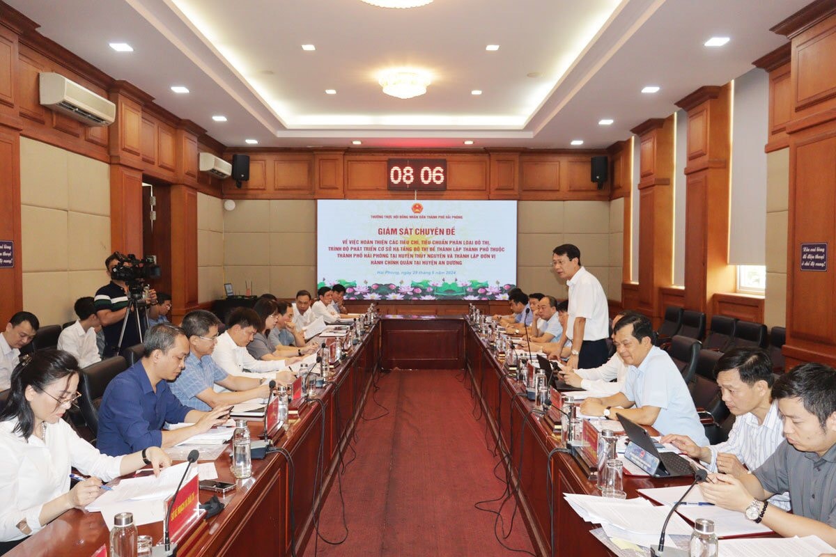 Quang cảnh buổi giám sát. Ảnh: Hoàng Tùng