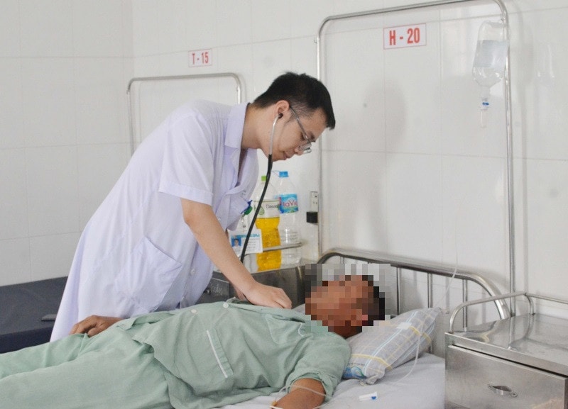 Bác sĩ cảnh báo, biến chứng suy thận cấp do nắng nóng -0