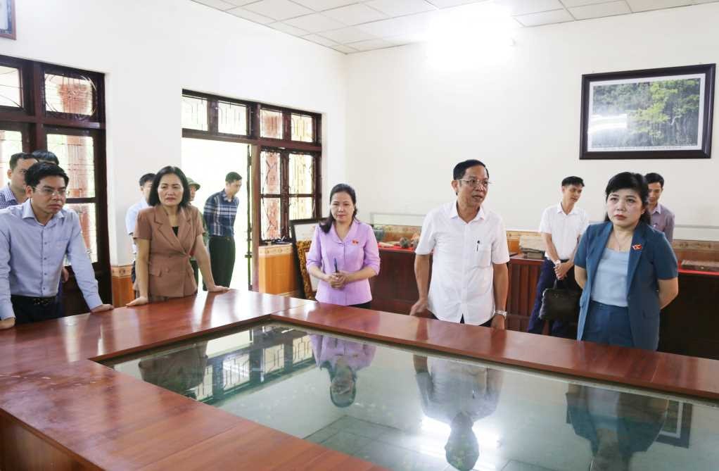 Quảng Ninh: Đoàn ĐBQH tỉnh khảo sát thực tế phục vụ nghiên cứu Luật Di sản văn hóa (sửa đổi) -0