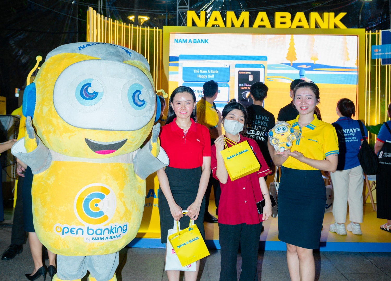 NAM A BANK mang đến nhiều trải nghiệm thanh toÁn hiện đại -0