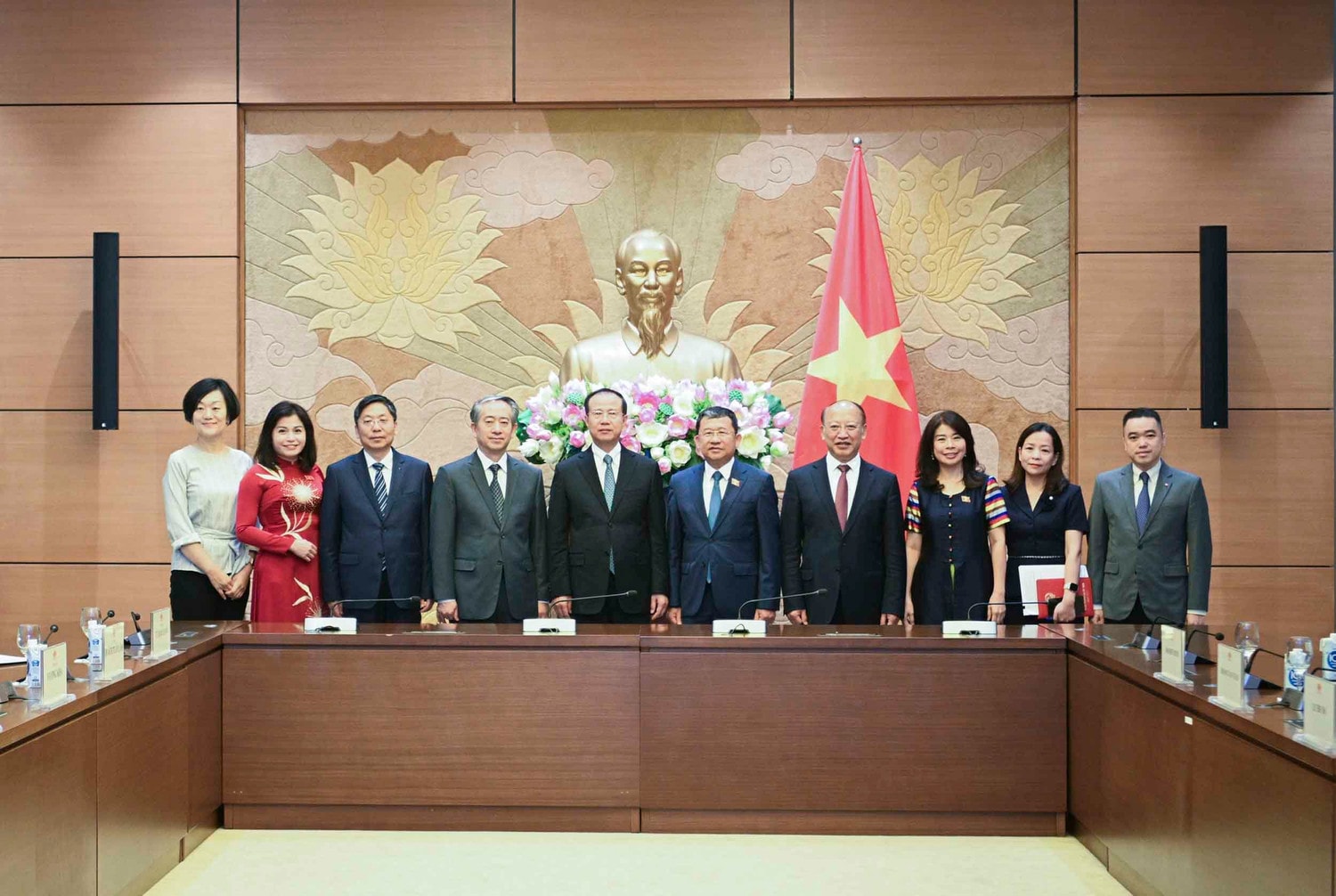 Chủ nhiệm Ủy ban Đối ngoại Vũ Hải Hà hội đàm với Phó Chủ nhiệm Ủy ban Đối ngoại Nhân đại toàn quốc Trung Quốc -0