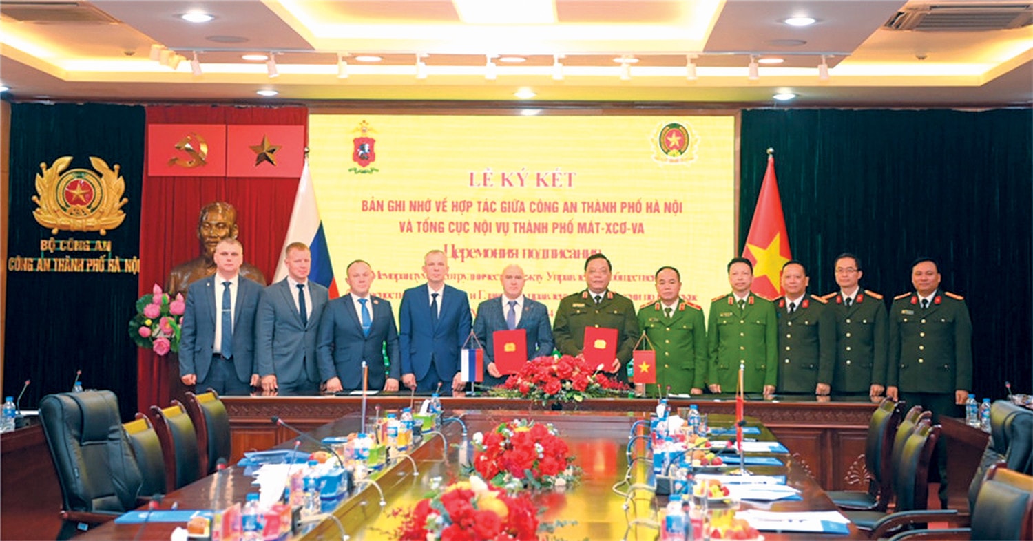 Lễ ký kết bản ghi nhớ hợp tác giữa Công an thành phố Hà Nội và Tổng Cục Nội Vụ thành phố Moscow, Liên bang Nga