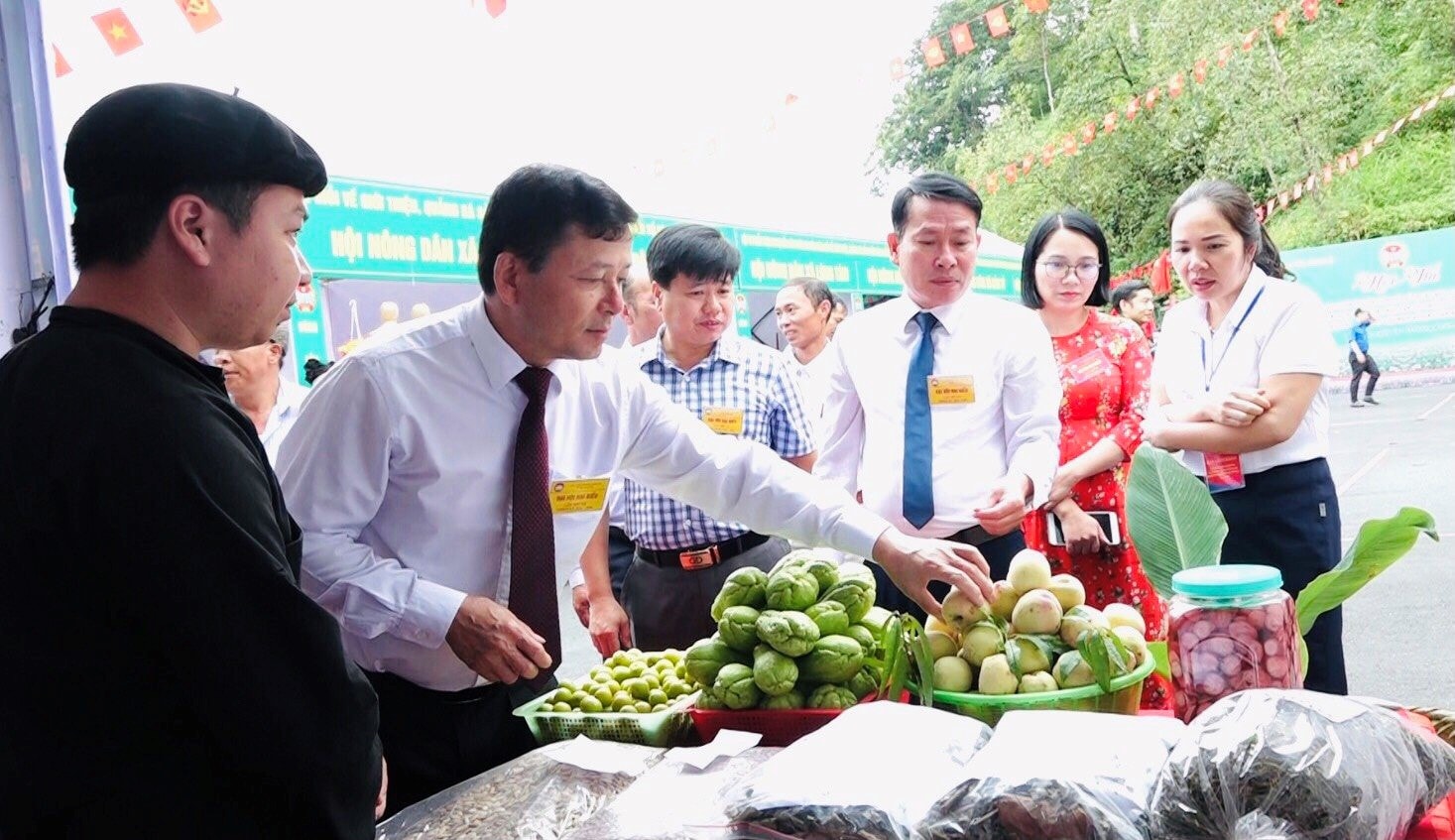 Bài 1: Cả hệ thống chính trị đồng lòng, chung sức -0