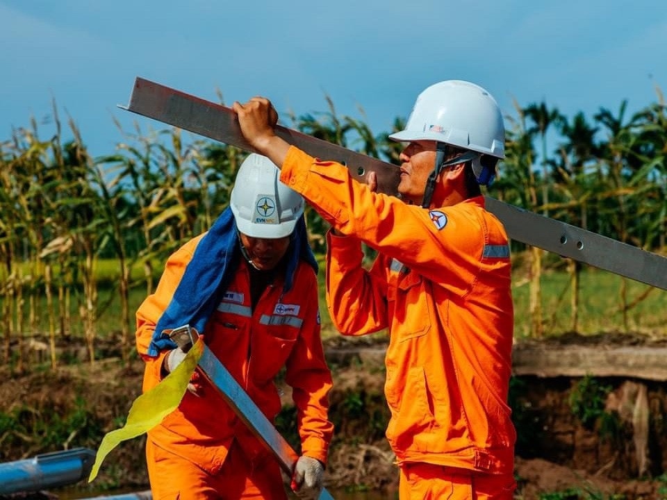 EVNNPC vận hành an toàn, ổn định lưới điện, bảo đảm cung ứng điện -0