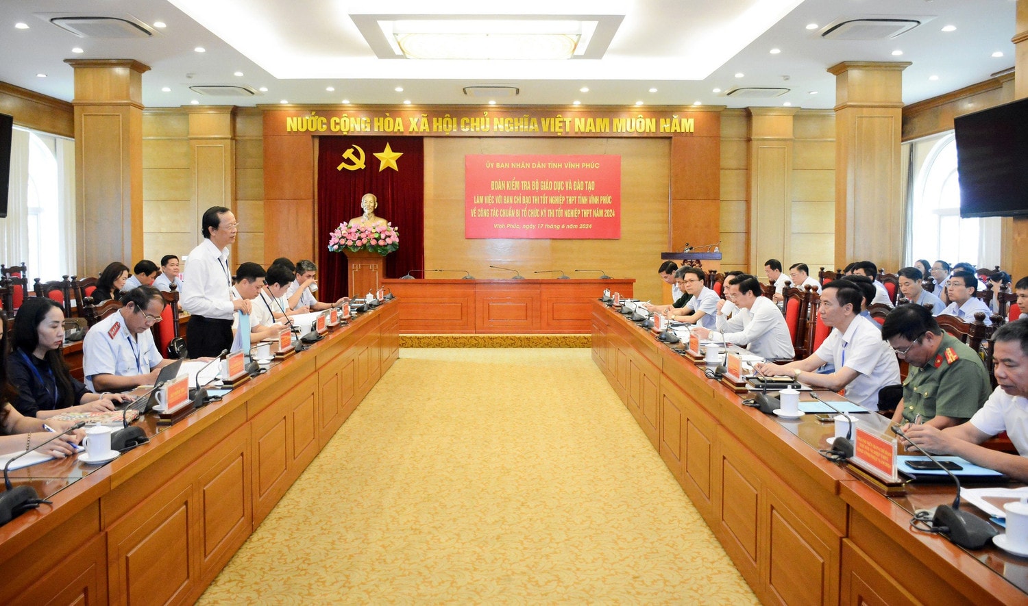 Thứ trưởng Phạm Ngọc Thưởng kiểm tra chuẩn bị thi tốt nghiệp THPT tại Vĩnh Phúc -0