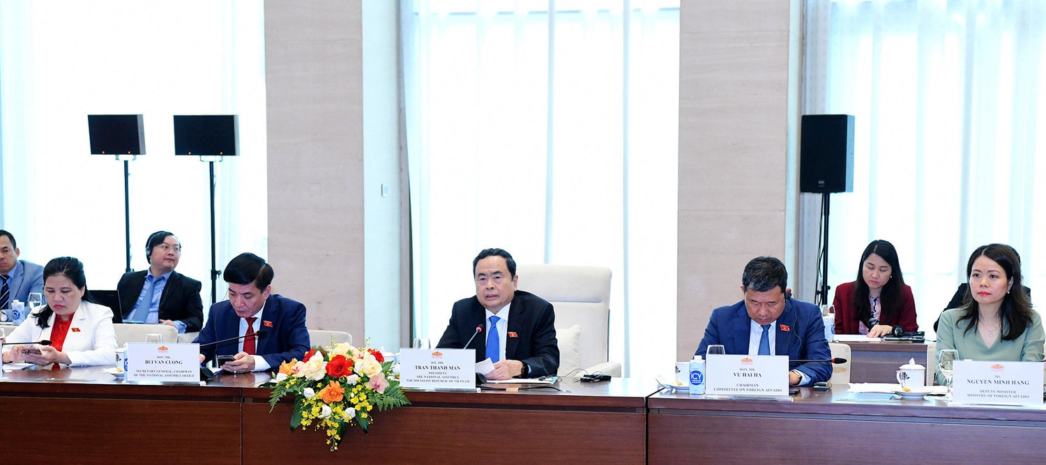Chủ tịch Quốc hội Trần Thanh Mẫn tiếp Đại sứ EU và Đại sứ, Đại biện các nước thành viên EU -0