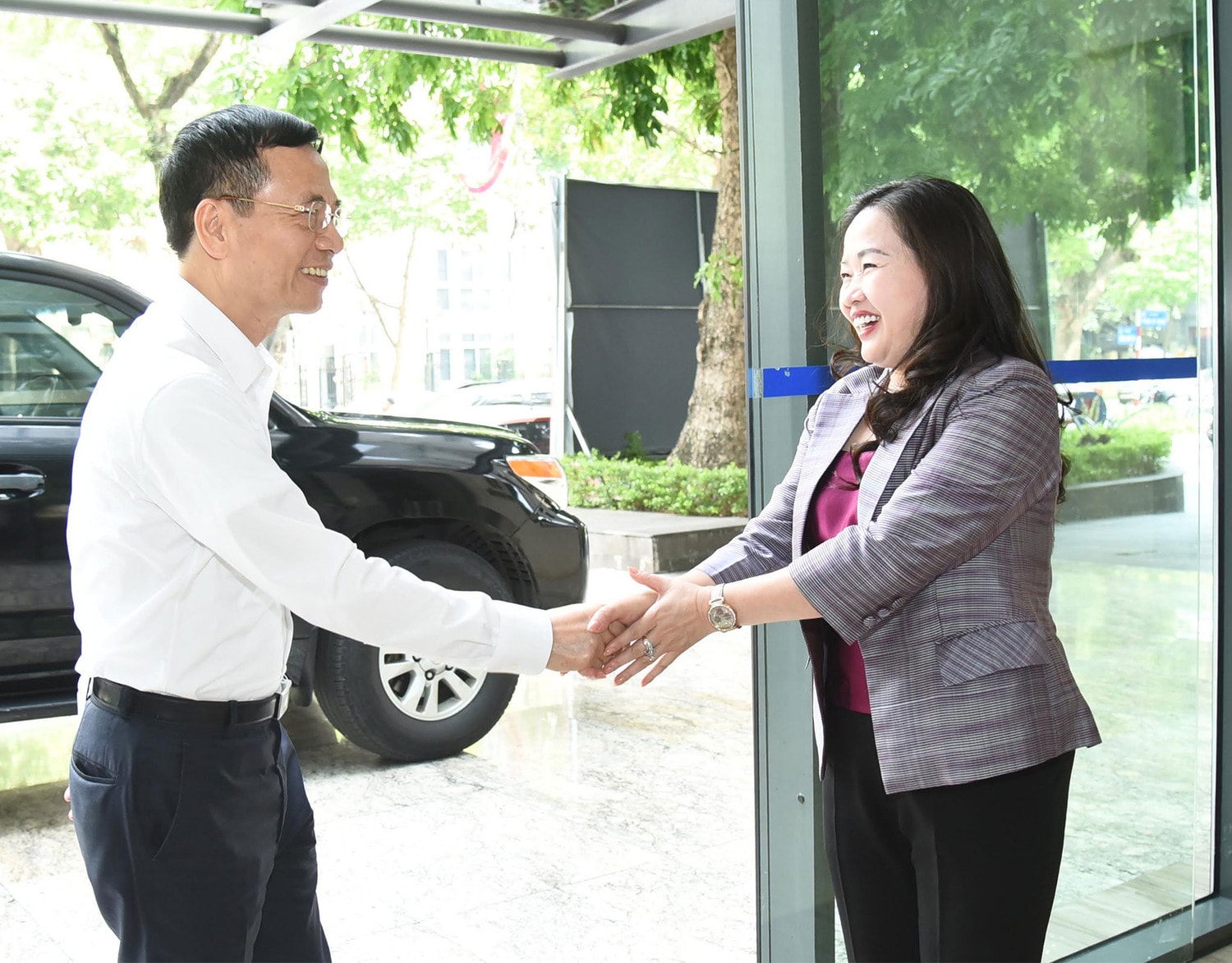 Bộ trưởng Bộ Thông tin và Truyền thông Nguyễn Mạnh Hùng thăm, chúc mừng Báo Đại biểu Nhân dân -0