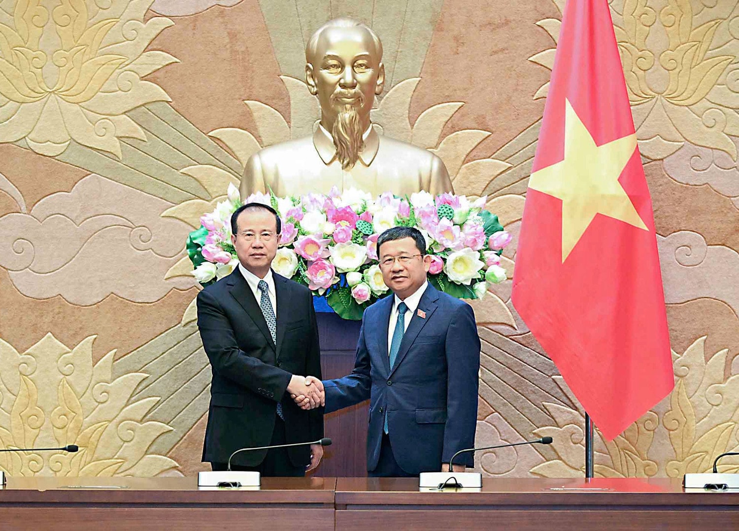 Chủ nhiệm Ủy ban Đối ngoại Vũ Hải Hà hội đàm với Phó Chủ nhiệm Ủy ban Đối ngoại Nhân đại toàn quốc Trung Quốc -0
