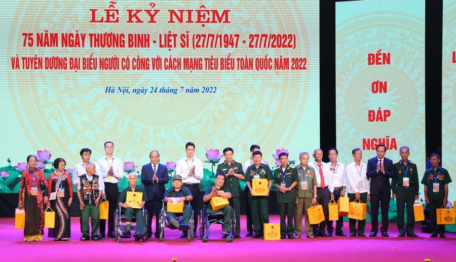 Dự kiến chi 420 tỷ đồng tặng quà người có công nhân dịp 77 năm Ngày Thương binh - Liệt sĩ