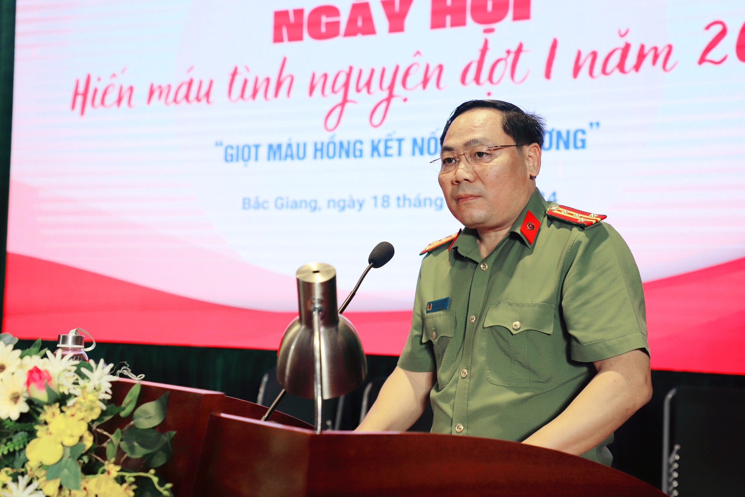 Gần 300 đơn vị máu được hiến tặng trong Ngày hội hiến máu tình nguyện đợt I -0