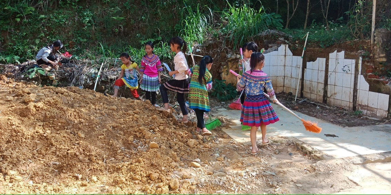 Nữ thủ lĩnh trẻ với chiến dịch nhặt rác kỷ lục -0