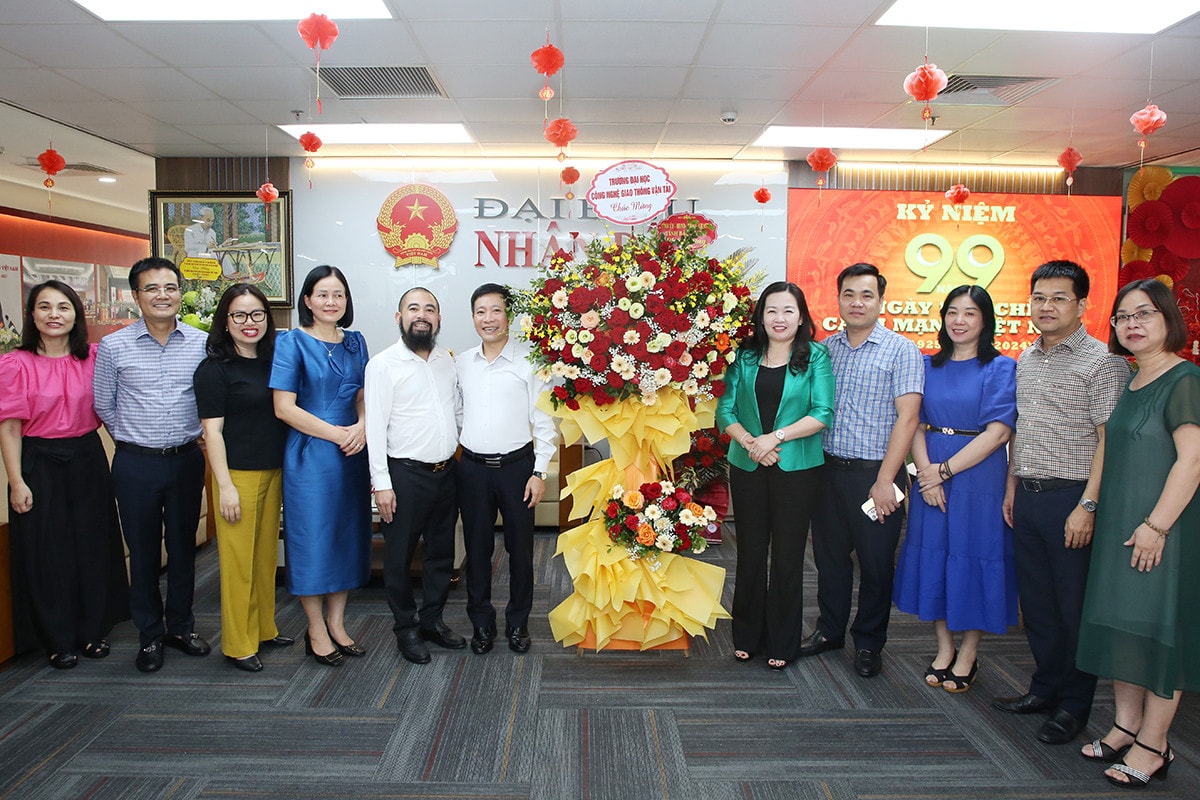 Đại diện Bộ Y tế và tỉnh Bắc Giang thăm, chúc mừng Báo Đại biểu Nhân dân -0