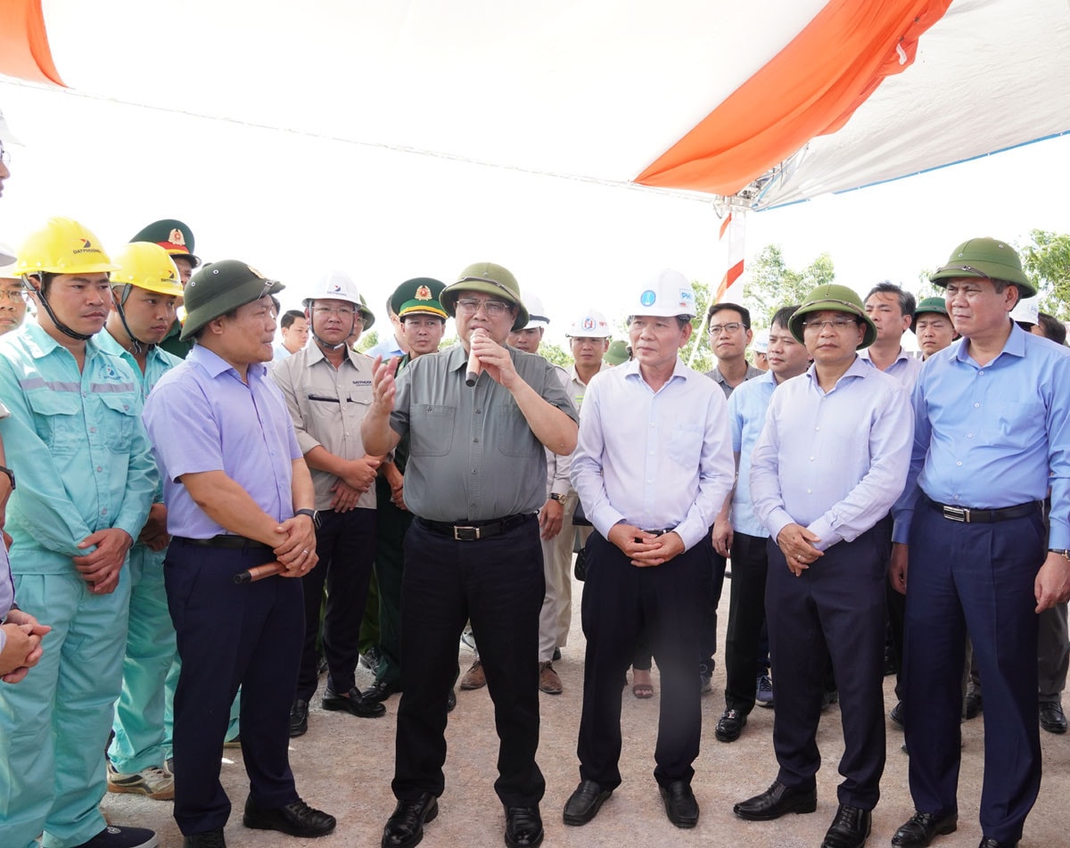 Vướng mặt bằng, dự án đường ven biển Quảng Bình chậm tiến độ -0