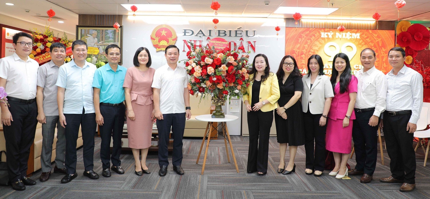 Lãnh đạo Đảng, Nhà nước và các bộ, ngành, địa phương chúc mừng Báo Đại biểu Nhân dân -0
