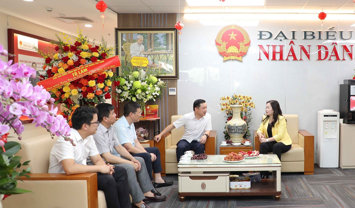 Lãnh đạo Đảng, Nhà nước và các bộ, ngành, địa phương chúc mừng Báo Đại biểu Nhân dân -0
