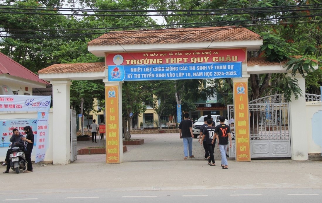 Đôi chân trần cõng bạn đến trường… câu chuyện cổ tích về tình bạn -0