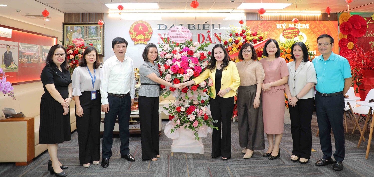 Lãnh đạo Đảng, Nhà nước và các bộ, ngành, địa phương chúc mừng Báo Đại biểu Nhân dân -0