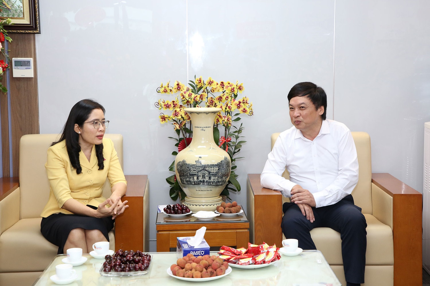 Lãnh đạo các cơ quan của Quốc hội, địa phương chúc mừng Báo Đại biểu Nhân dân -0