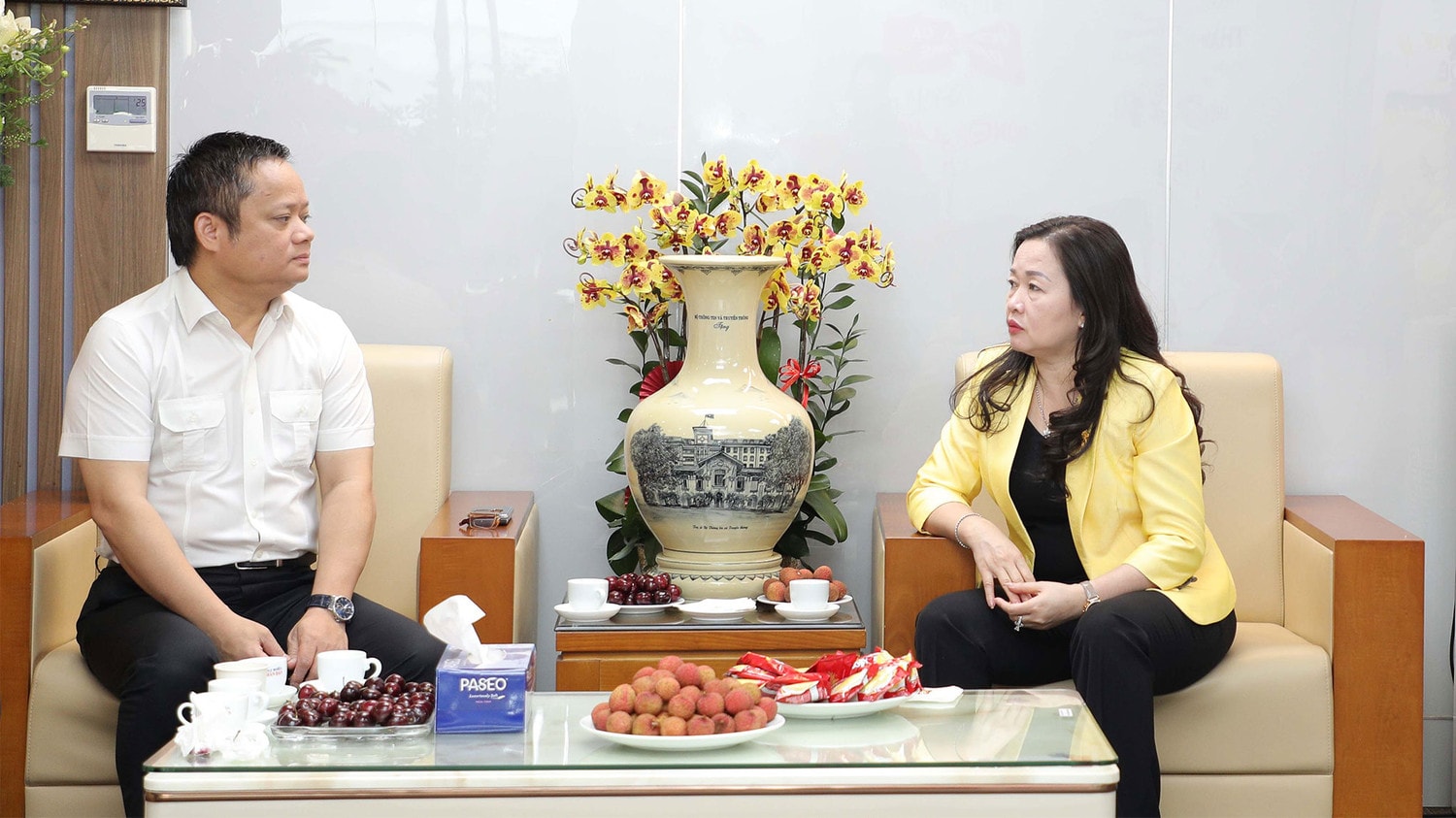Đảng ủy - Lãnh đạo Văn phòng Quốc hội thăm, chúc mừng Báo Đại biểu Nhân dân -0