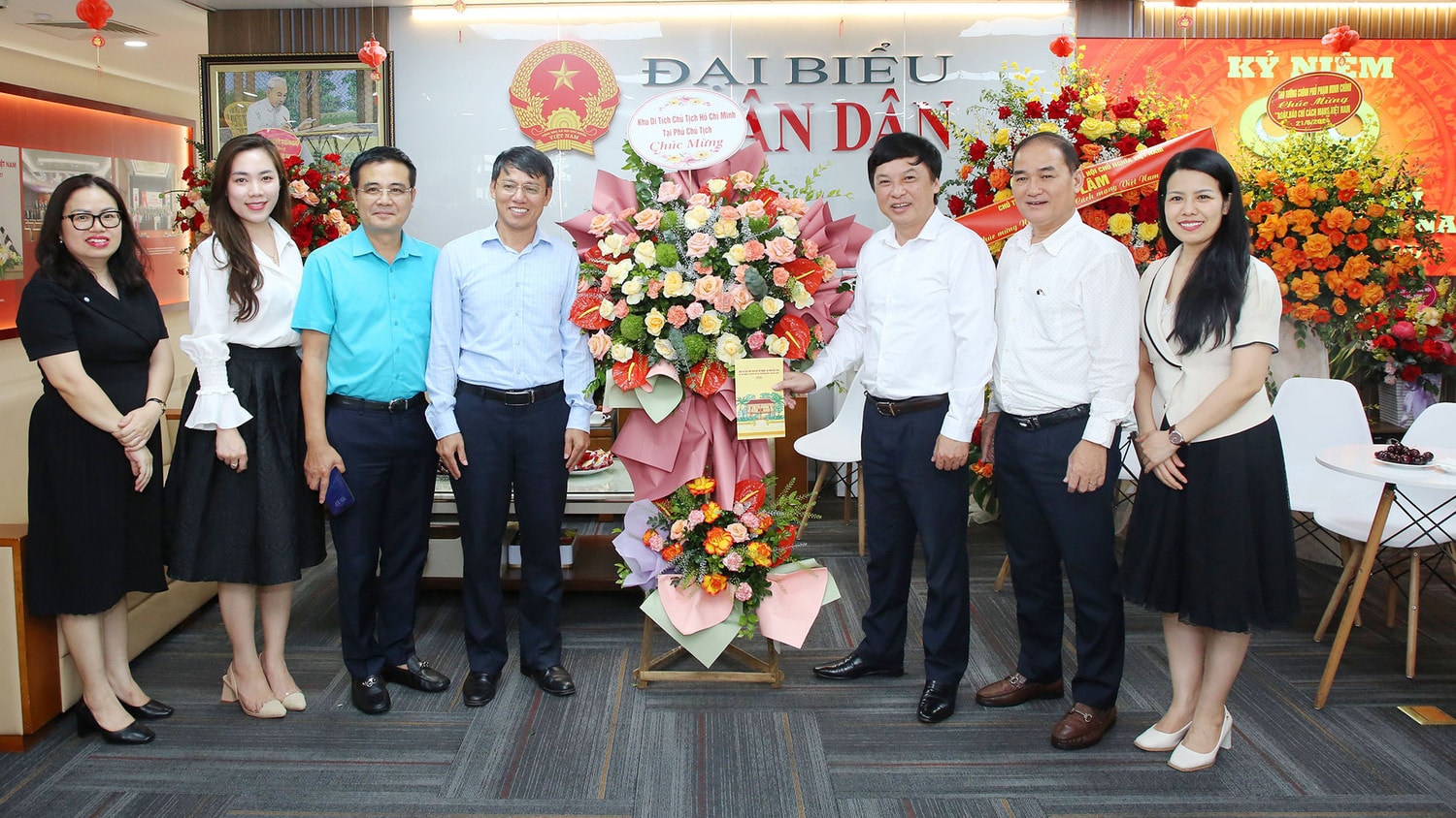 Lãnh đạo các cơ quan của Quốc hội, địa phương chúc mừng Báo Đại biểu Nhân dân -0