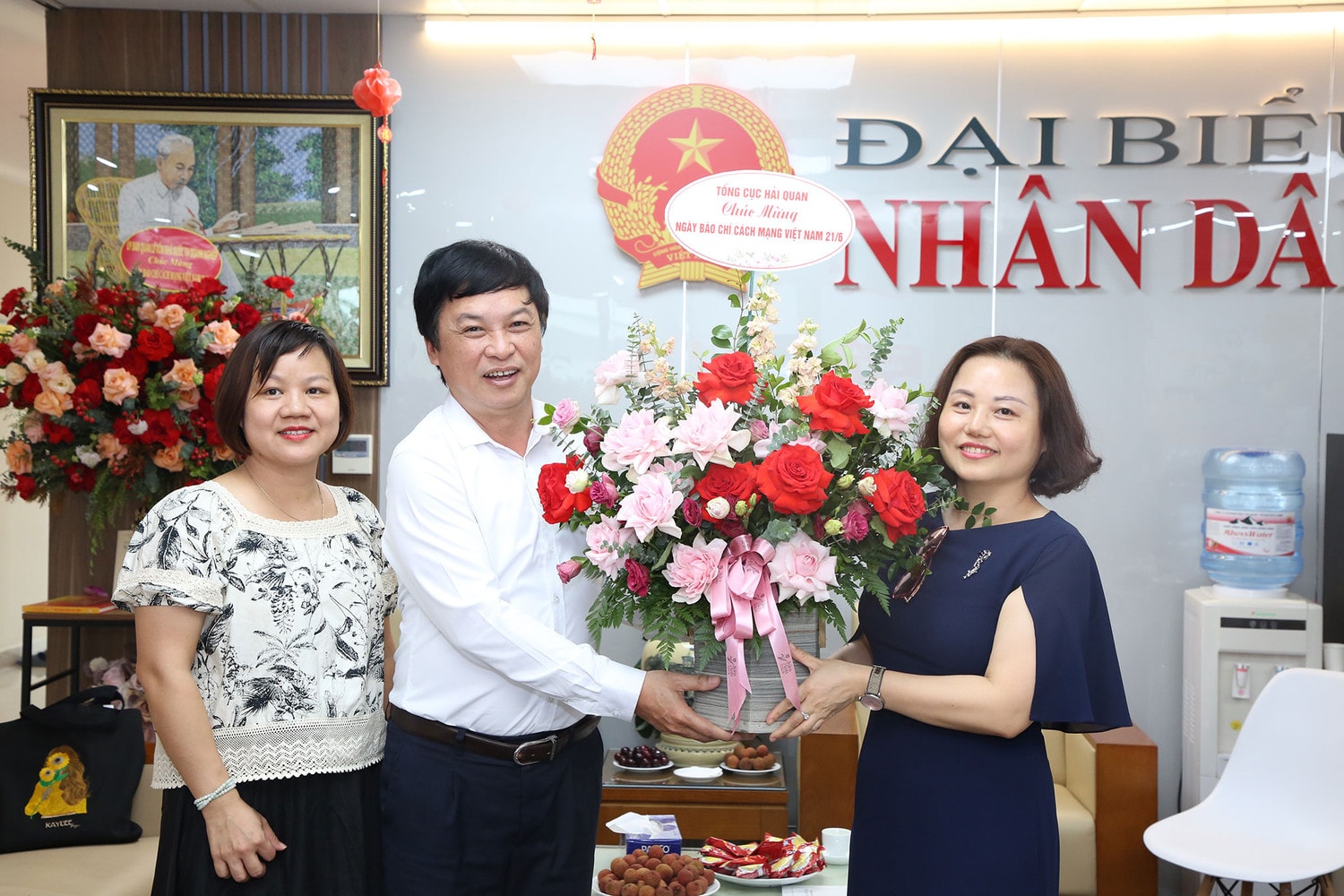 Lãnh đạo các cơ quan của Quốc hội, địa phương chúc mừng Báo Đại biểu Nhân dân -0