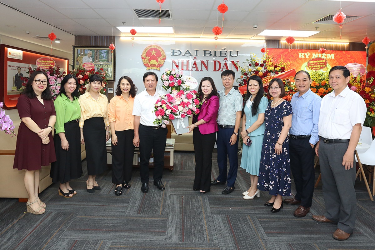 Lãnh đạo Đảng, Nhà nước và các bộ, ngành, địa phương chúc mừng Báo Đại biểu Nhân dân -0
