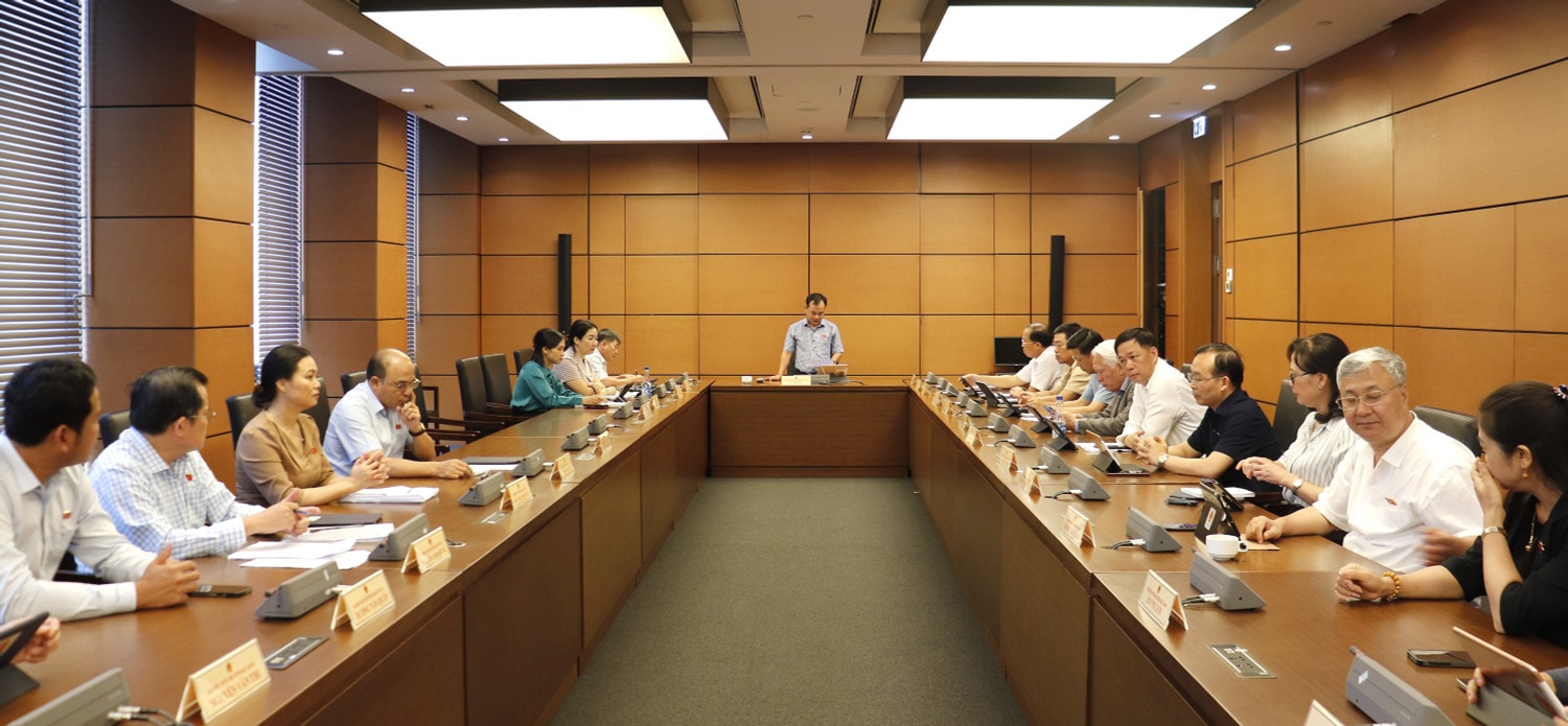 Quang cảnh buổi thảo luận tổ Tuyên truyền, giáo dục tự phòng cháy chữa cháy từ các cấp học -0