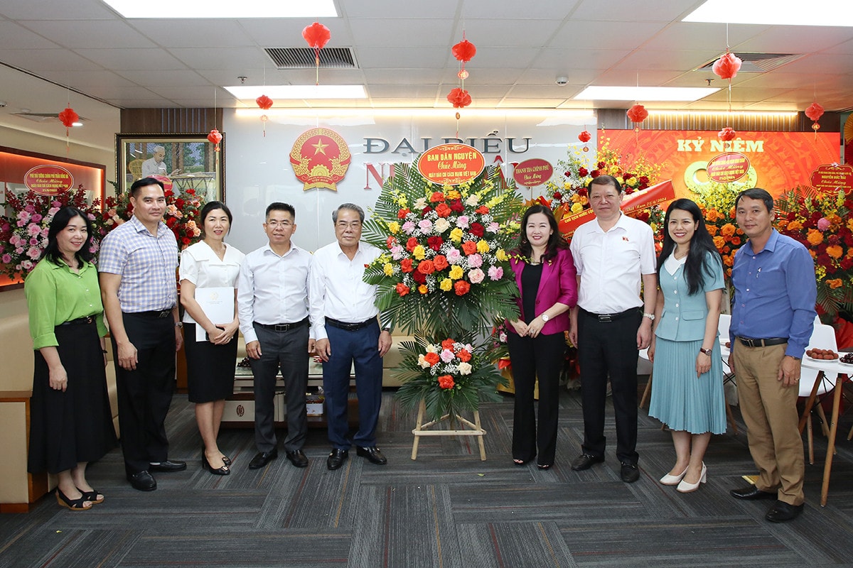 Lãnh đạo Đảng, Nhà nước và các bộ, ngành, địa phương chúc mừng Báo Đại biểu Nhân dân -3