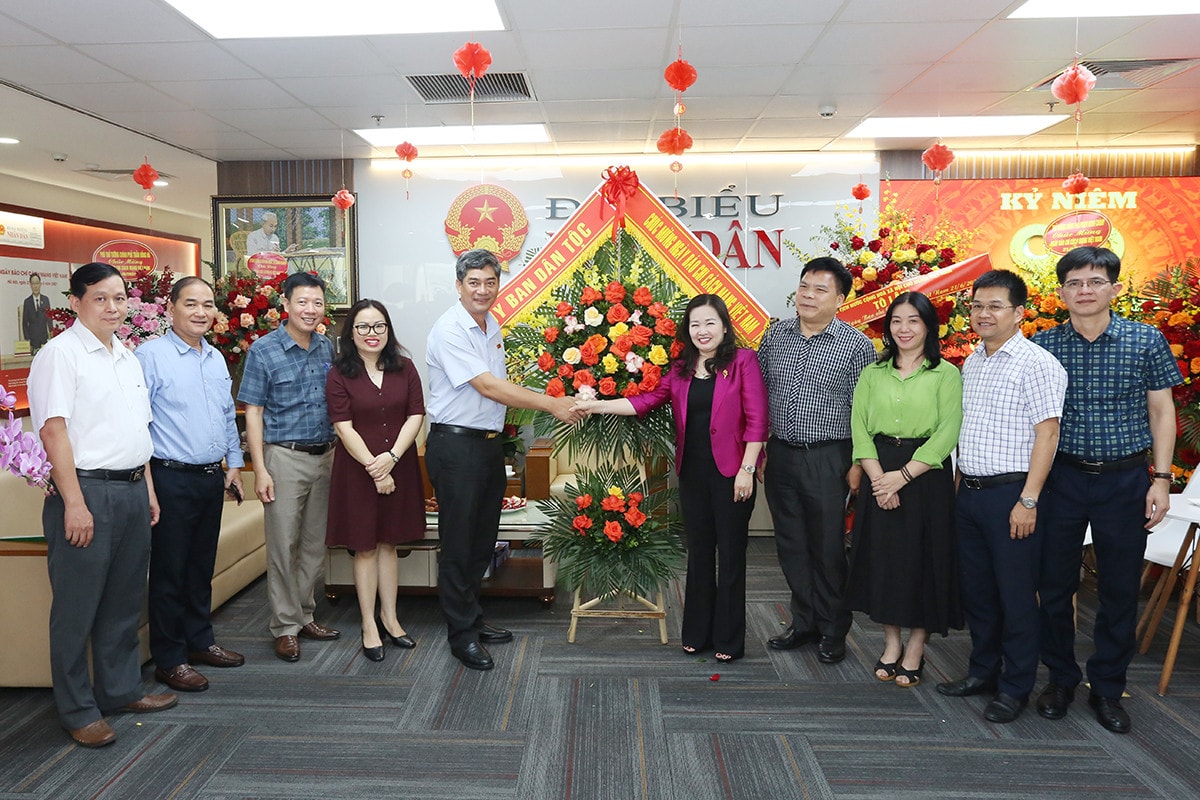 Lãnh đạo Đảng, Nhà nước và các bộ, ngành, địa phương chúc mừng Báo Đại biểu Nhân dân -0