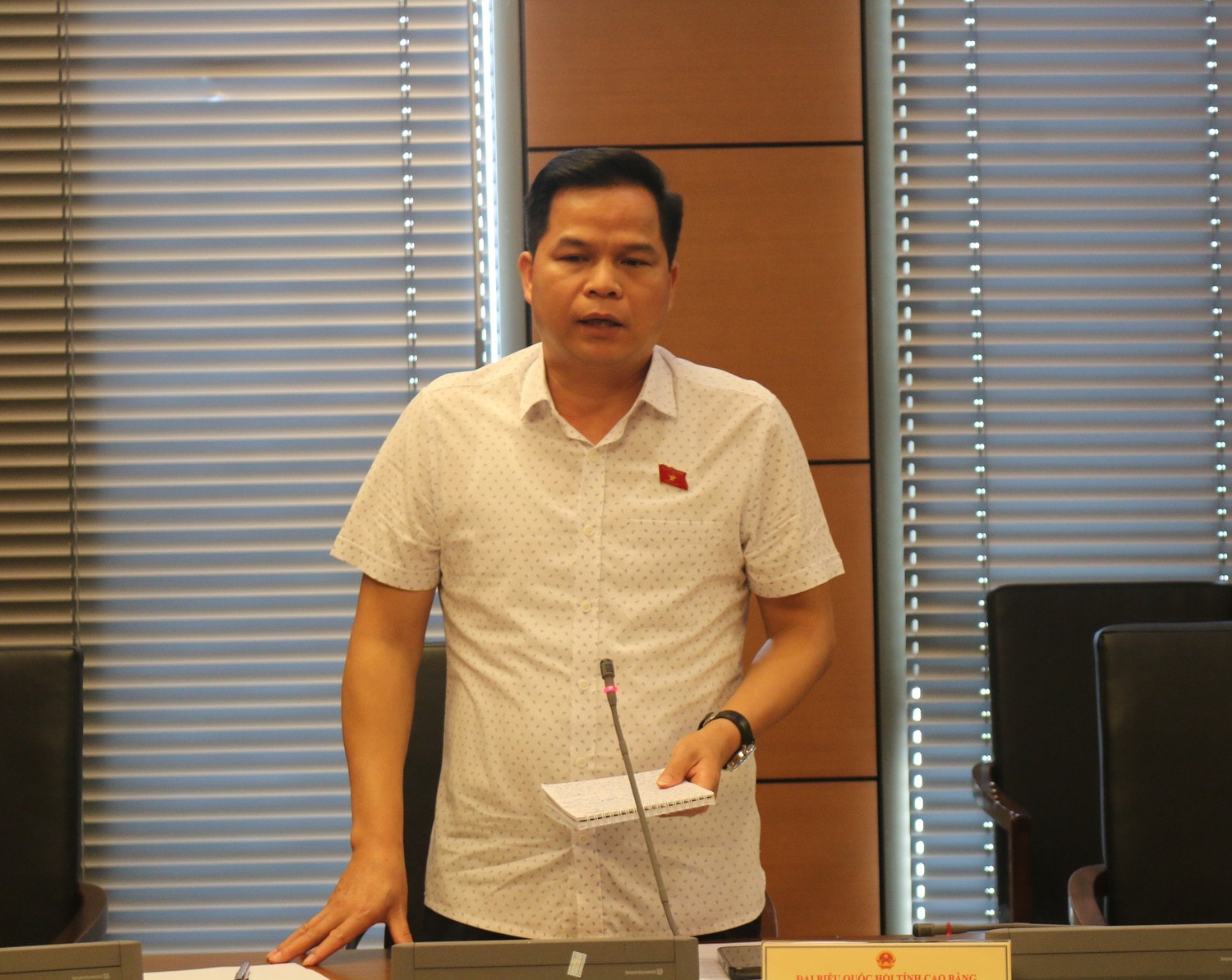 Đại biểu Bế Minh Đức (Cao Bằng) phát biểu. Ảnh: Khánh Duy “Công nghệ chưa bảo đảm thì không nên tính đến việc khai thác” -0