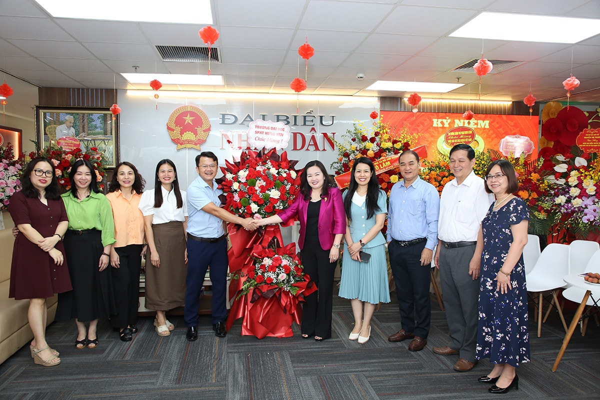 Lãnh đạo Đảng, Nhà nước và các bộ, ngành, địa phương chúc mừng Báo Đại biểu Nhân dân -0