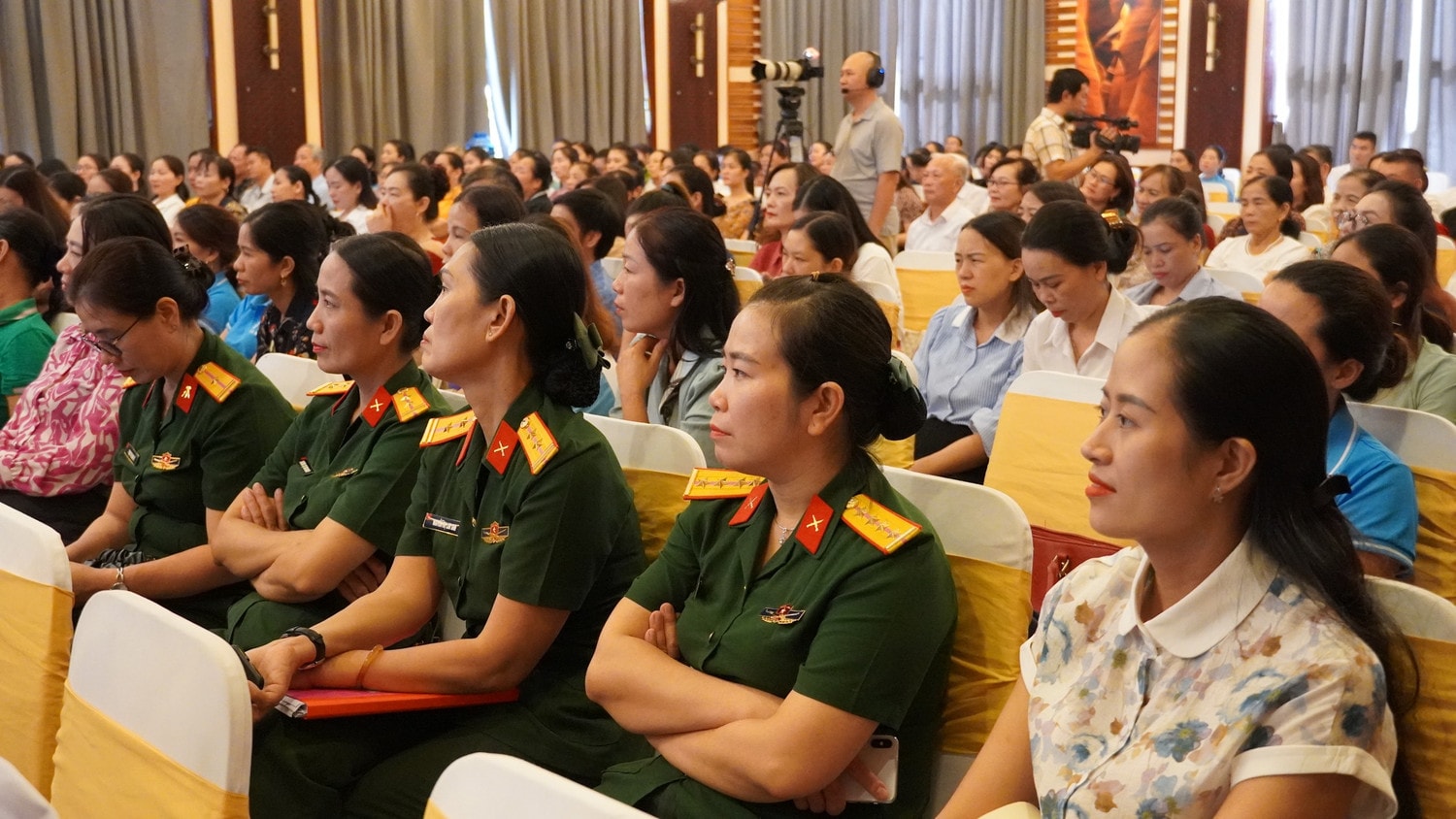 Phụ nữ Quảng Bình vun đắp giá trị gia đình thời đại 4.0 -0