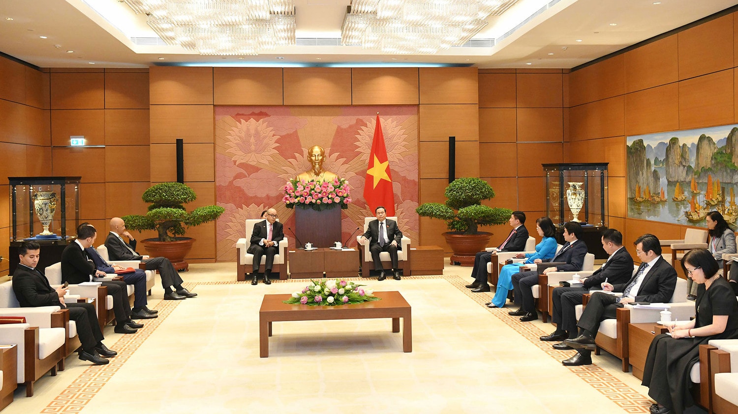 Chủ tịch Quốc hội Trần Thanh Mẫn tiếp Tổng Thư ký Hạ viện Morocco -0