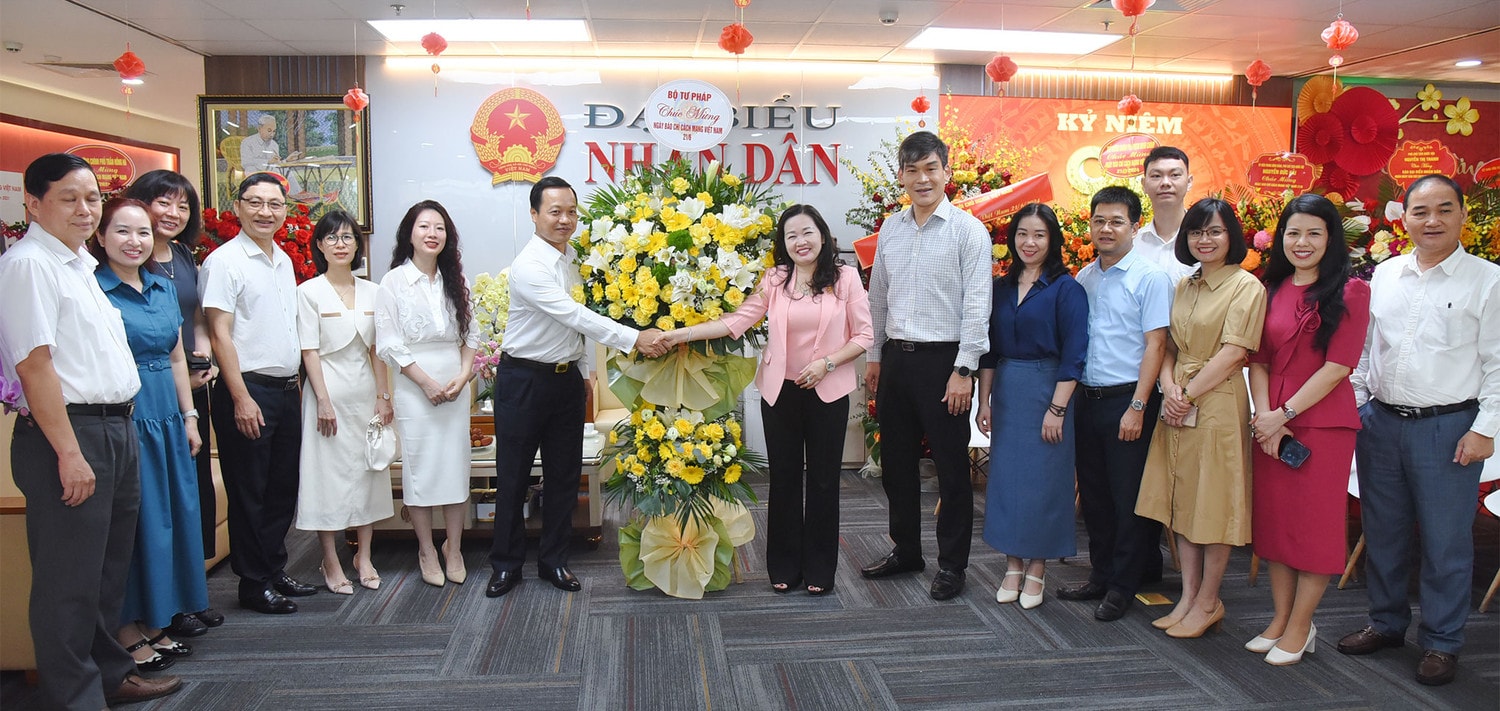 Lãnh đạo Quốc hội, các cơ quan của Quốc hội chúc mừng Báo Đại biểu Nhân dân -0