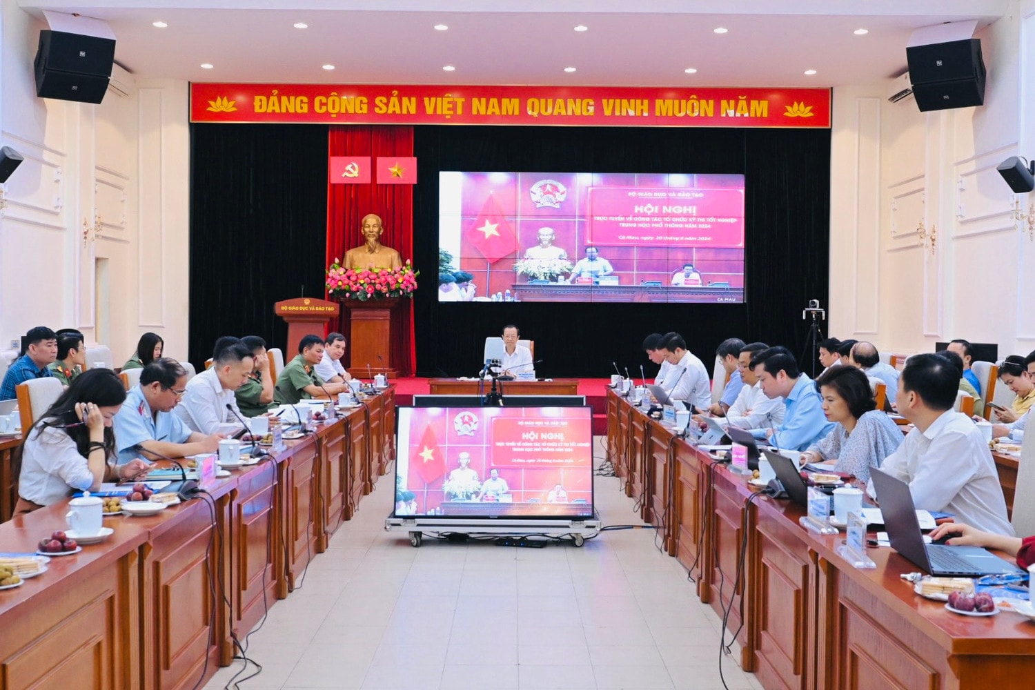 Thứ trưởng Phạm Ngọc Thưởng: Tuyệt đối không để thí sinh mang điện thoại, thiết bị thông tin liên lạc vào phòng thi -0