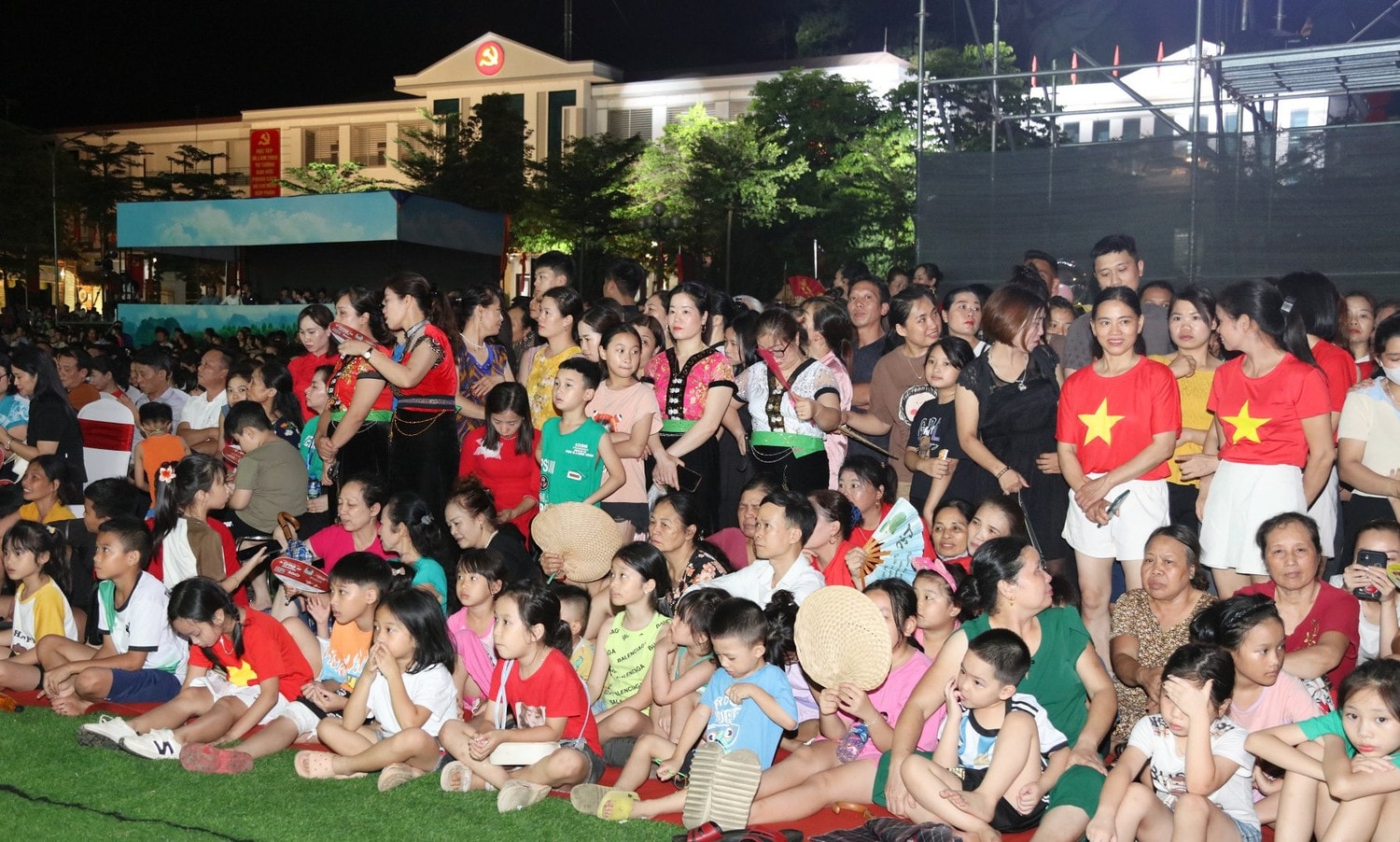 Lễ công bố Quyết định của Thủ tướng Chính phủ công nhận huyện Yên Bình đạt chuẩn nông thôn mới -0