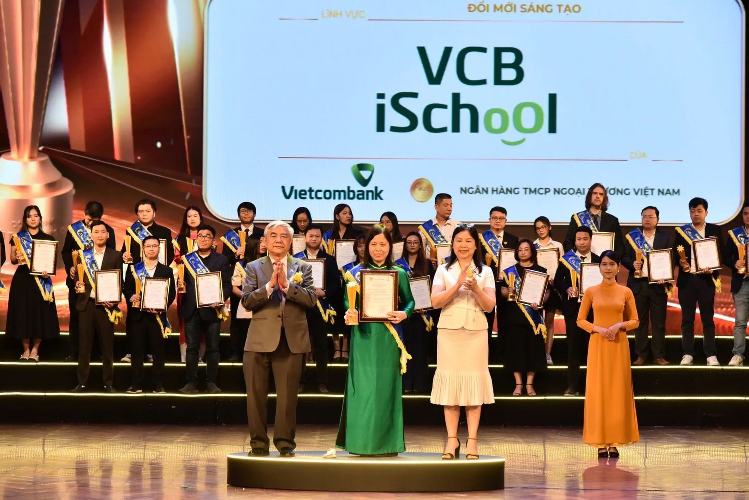 Giải pháp VCB i-School đã đạt Giải thưởng Sao khuê 2024. Ảnh: VCB