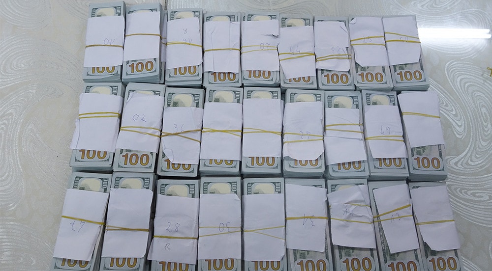 An Giang: Tạm giam 3 đối tượng vận chuyển trái phép hơn 530.000USD qua biên giới