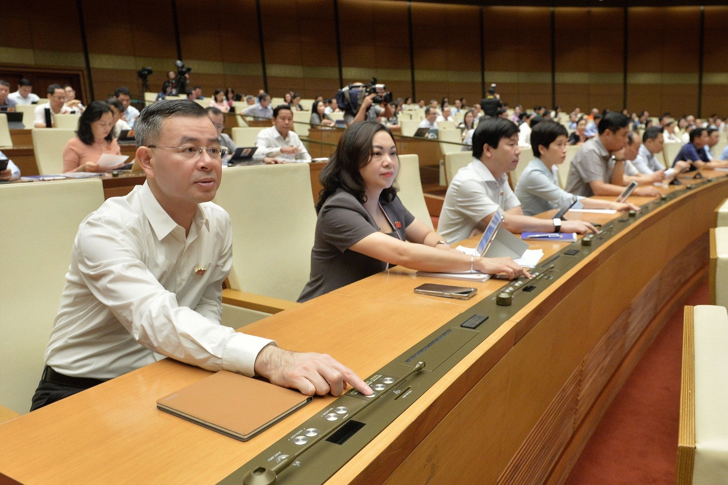 Quốc hội thông qua Luật Tổ chức Tòa án nhân dân (sửa đổi) -0