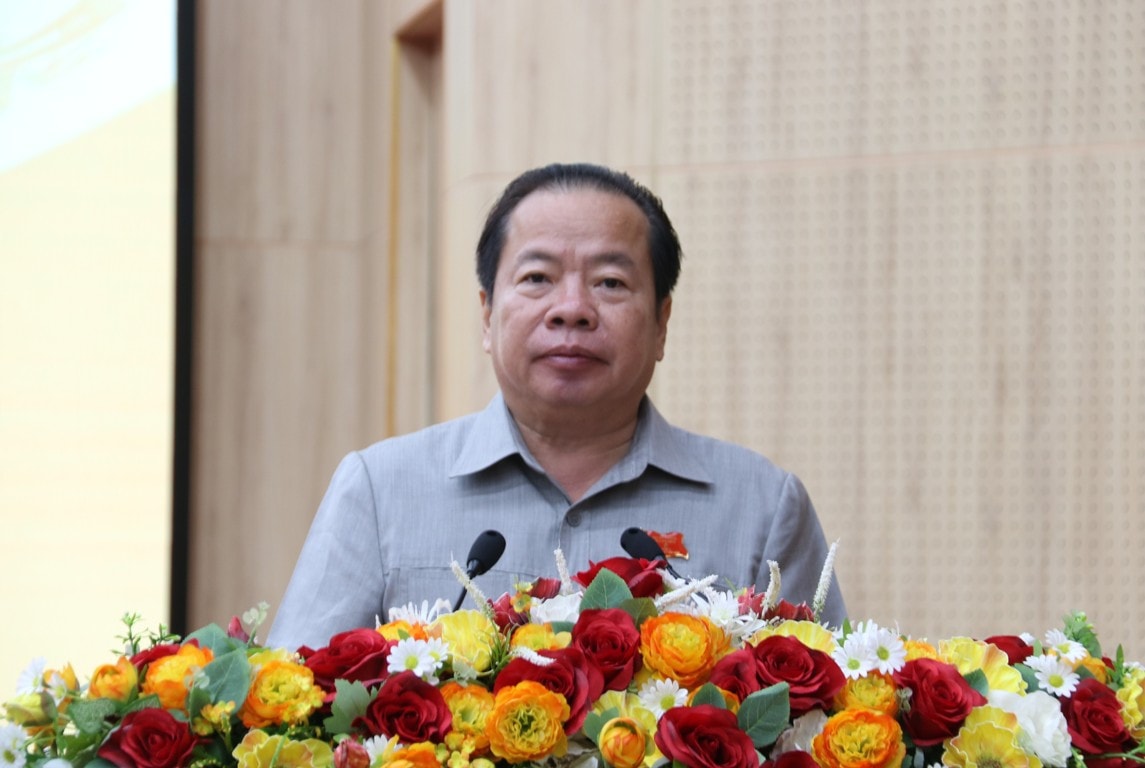 Phó Bí thư Thường trực Tỉnh ủy, Chủ tịch HĐND tỉnh Mai Văn Huỳnh phát biểu khai mạc kỳ họp HĐND tỉnh Kiên Giang thông qua nghị quyết thành lập Tổ bảo vệ an ninh, trật tự cơ sở