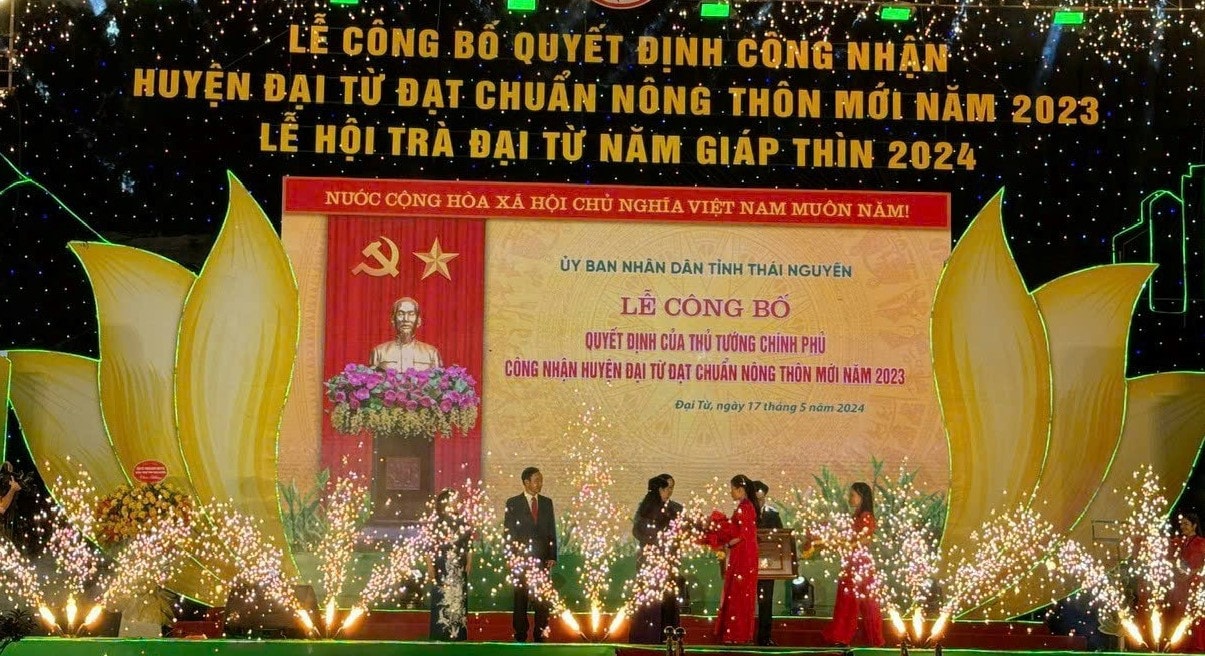 Lễ công bố Quyết định công nhận huyện Đại Từ đạt chuẩn Nông thôn mới năm 2023. Nguồn: ITN 