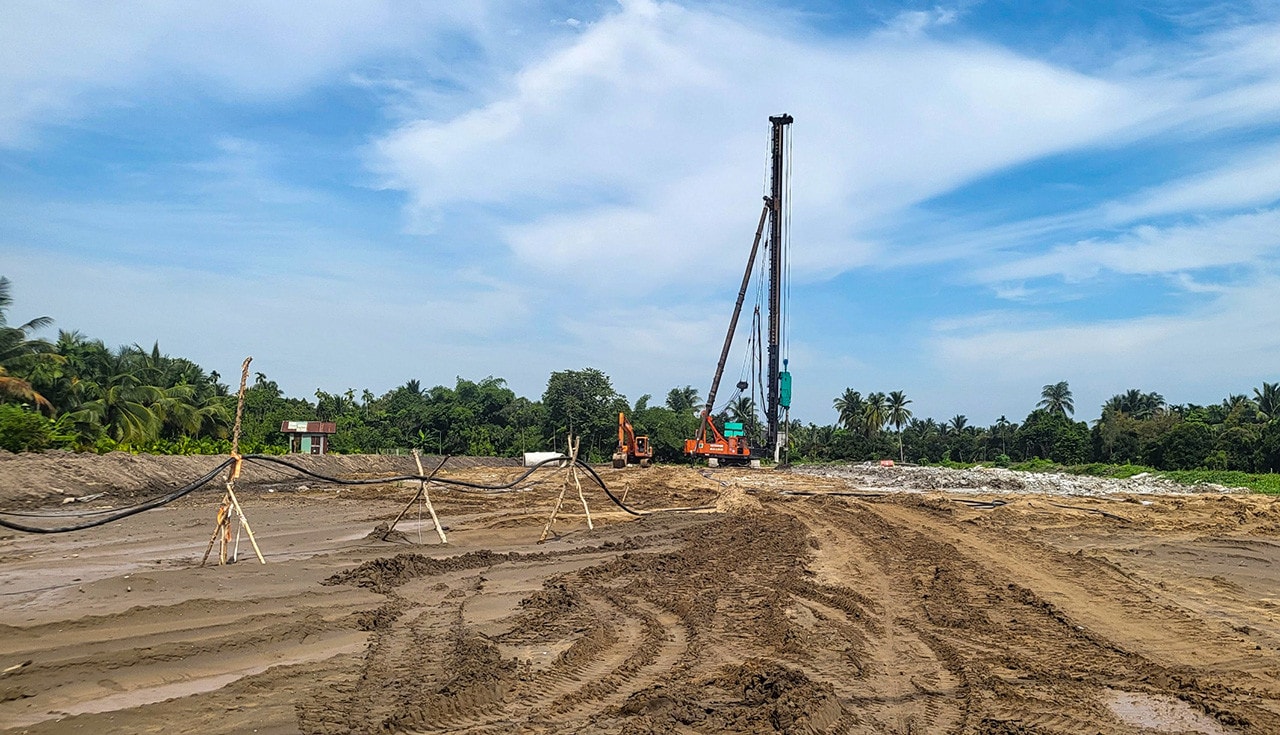 Nhiều dự án giao thông trọng điểm không thể triển khai đồng bộ các hạng mục vì vướng mặt bằng