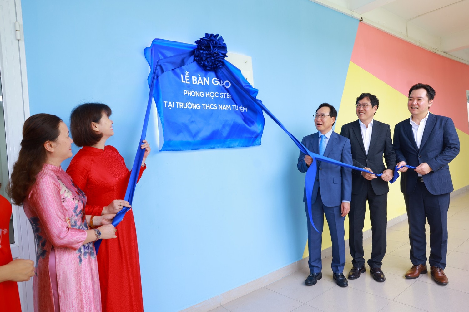 Samsung tặng phòng học Stem Lab 70.000 USD cho trường THCS Nam Từ Liêm, Hà Nội -0