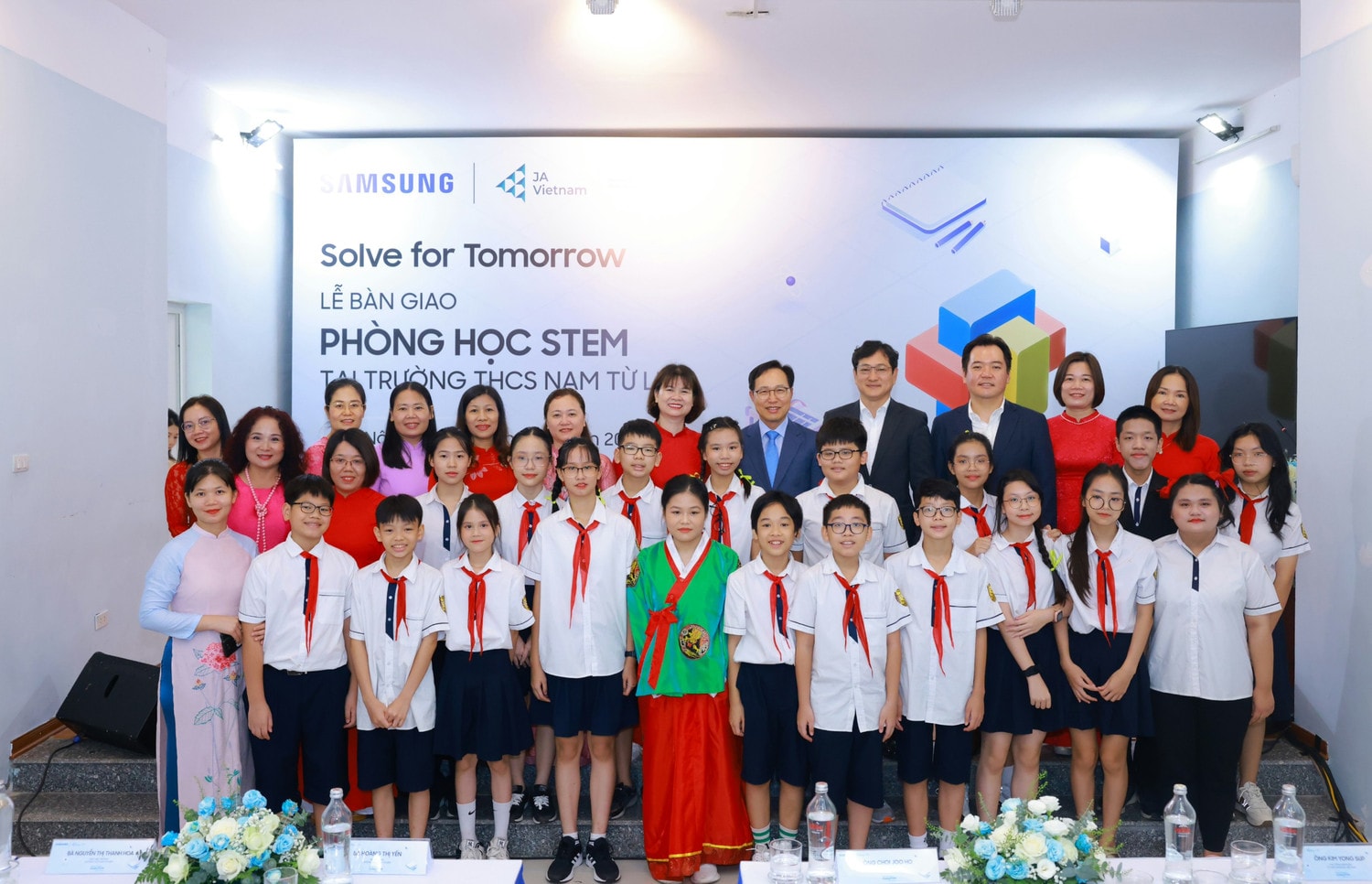 Samsung tặng phòng học Stem Lab 70.000 USD cho trường THCS Nam Từ Liêm, Hà Nội -0